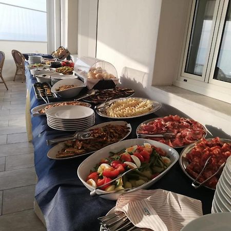 Le Roccette Mare Beach Hotel & Restaurant 特罗佩阿 外观 照片