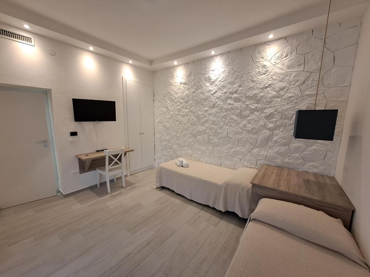 Le Roccette Mare Beach Hotel & Restaurant 特罗佩阿 外观 照片