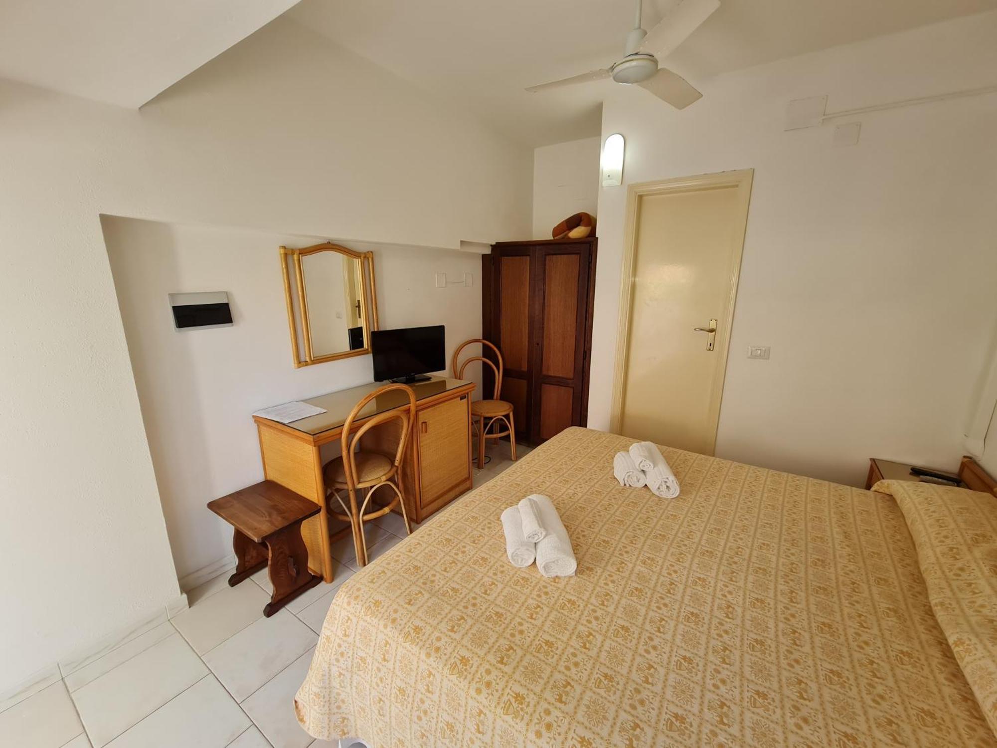 Le Roccette Mare Beach Hotel & Restaurant 特罗佩阿 外观 照片