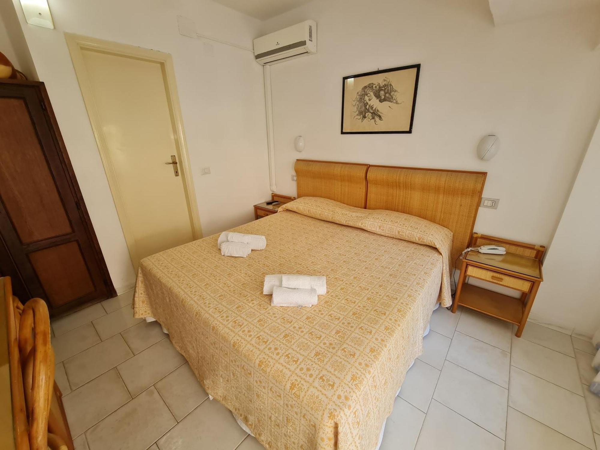 Le Roccette Mare Beach Hotel & Restaurant 特罗佩阿 外观 照片