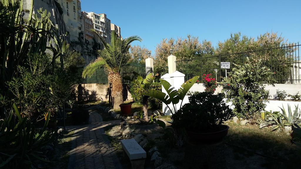 Le Roccette Mare Beach Hotel & Restaurant 特罗佩阿 外观 照片