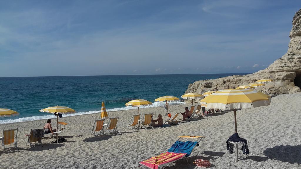 Le Roccette Mare Beach Hotel & Restaurant 特罗佩阿 外观 照片